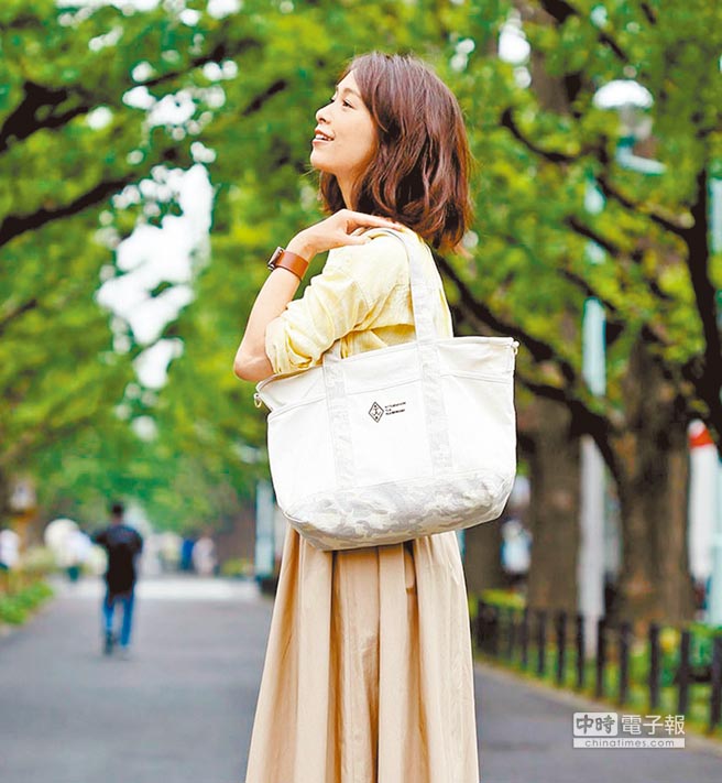  簡約實用 托特包大大吸引眼球，歡迎定制